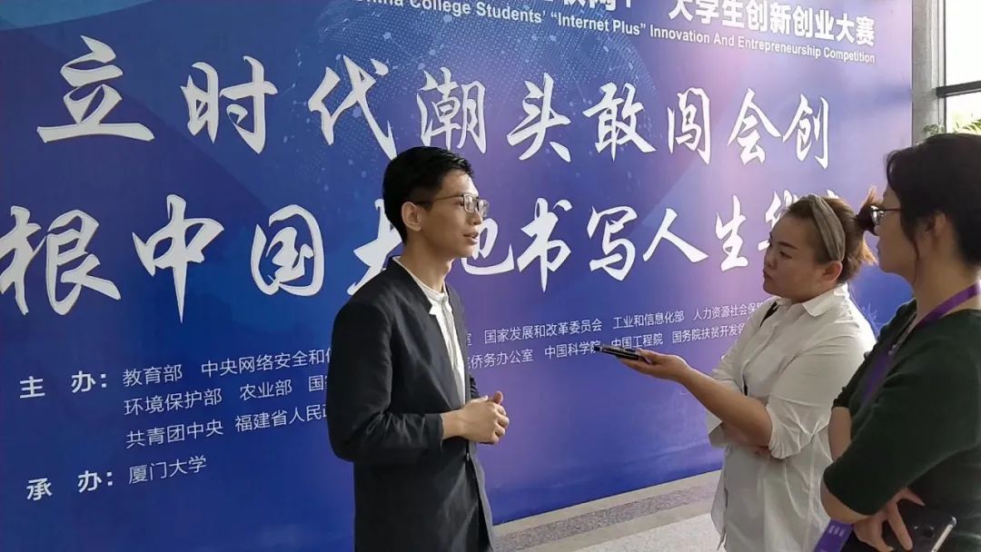 DNSPod十问黄冠：职业教育的“双减”逆袭指南